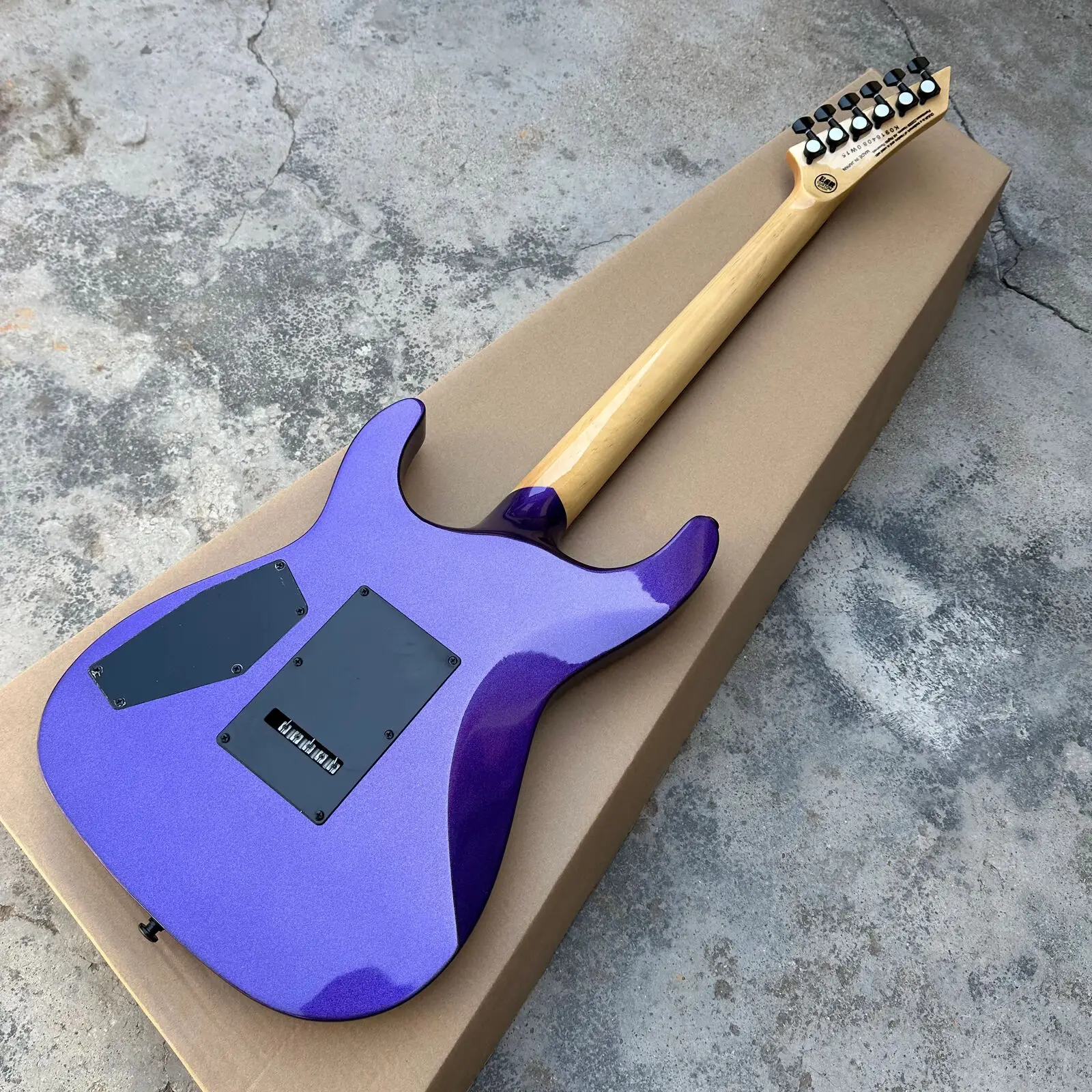 أعلى، KH-2 Ouija كيرك هاميت سينثيا جيتار، فلويد روز تريمولو بريدج #4