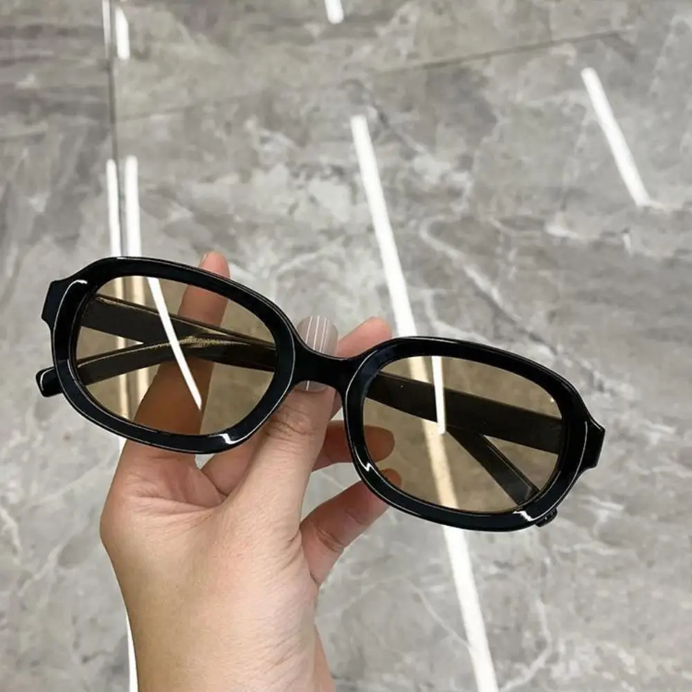 

Travel Retro Sunglasses Sun-Protective UV400 Protection Driving Glasses Eyewear Black Shades Glasses for Women Man