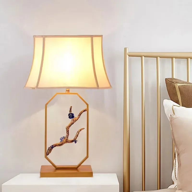 New Chinese Golden FabricTable Light Creative Hotel Living Room Office Study Bedroom Designer Decorative Desk Lamp