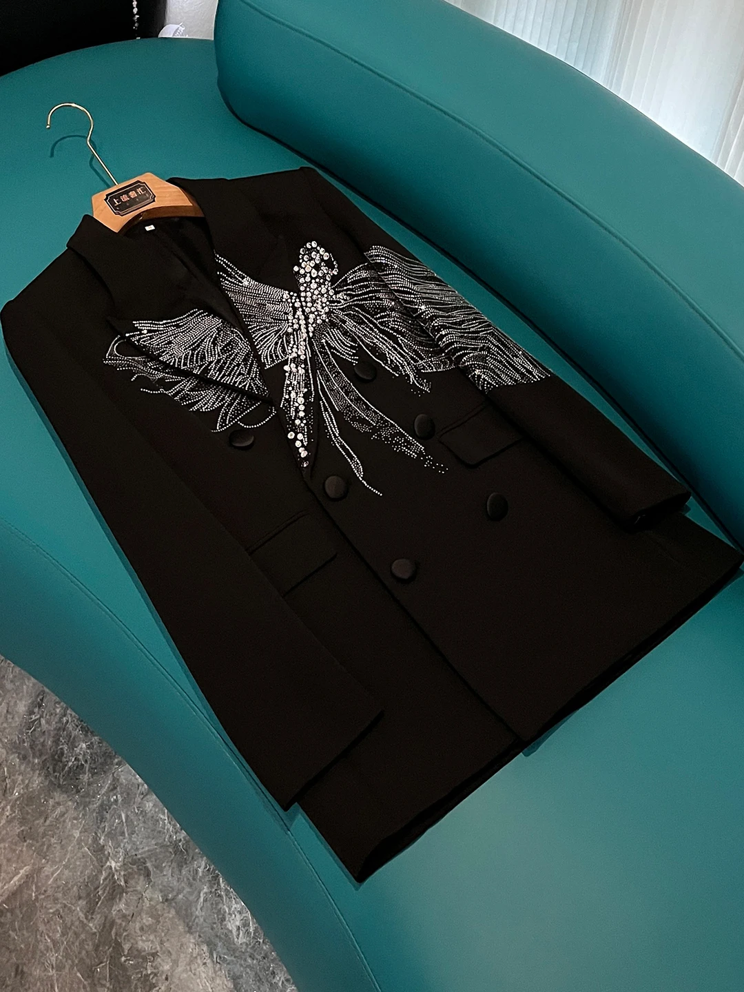 

Ele Autumn Winter Women's Long Sve Suit Jaet Heavy Embellied Dragoy Design Faionable Casual Loose Fit Coat