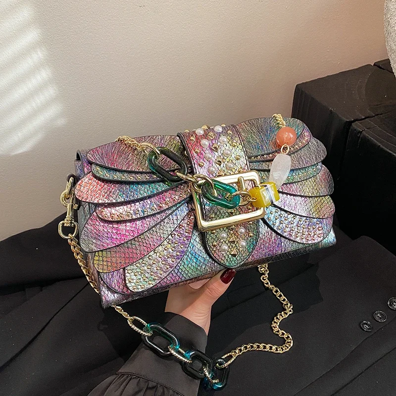 

2024 Fashion Designer Hot New Style PU Square Shoulder Bags Chains Hasp Rivet Personality Super Cool Crossbody Bags for Women