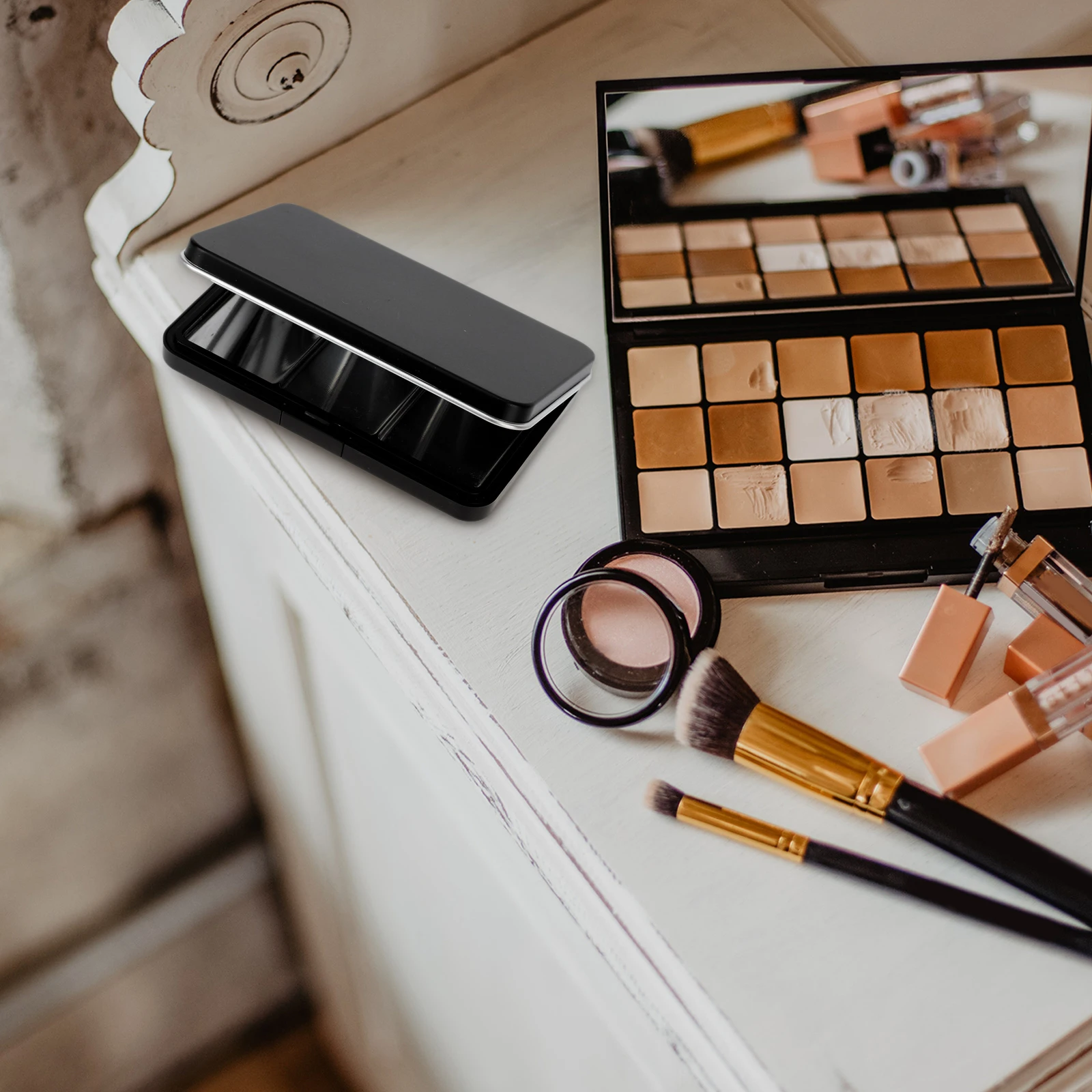 

1Pcs Compact Eyeshadow Organizer Small Multi-Grid DIY Makeup Storage Refillable Lipstick Blusher Travel Box Eyeshadow Box