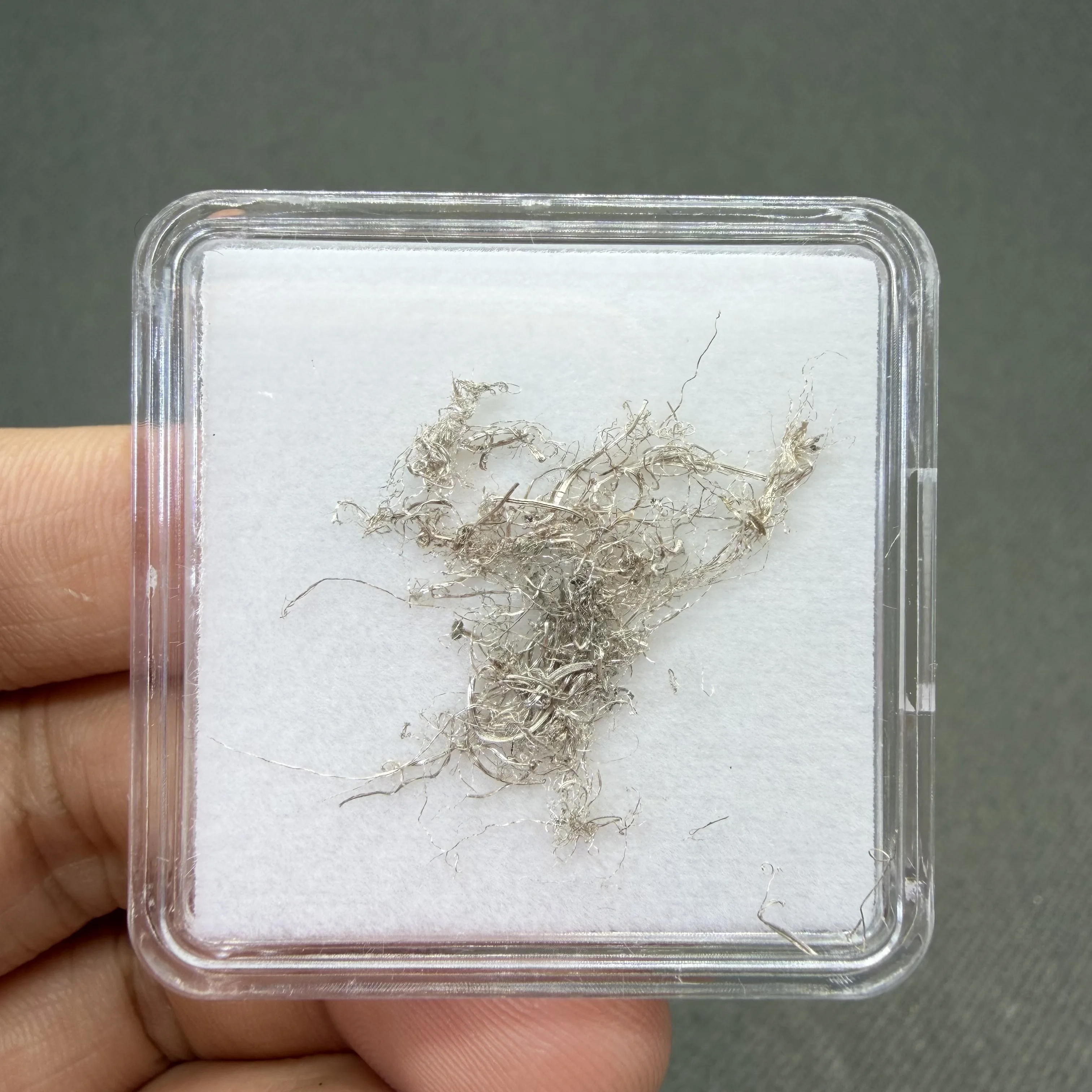 Natural Native Silver mineral Crystal Wire Silver White Metallic Mineral Specimen Rare (plastic box size 4 cm)