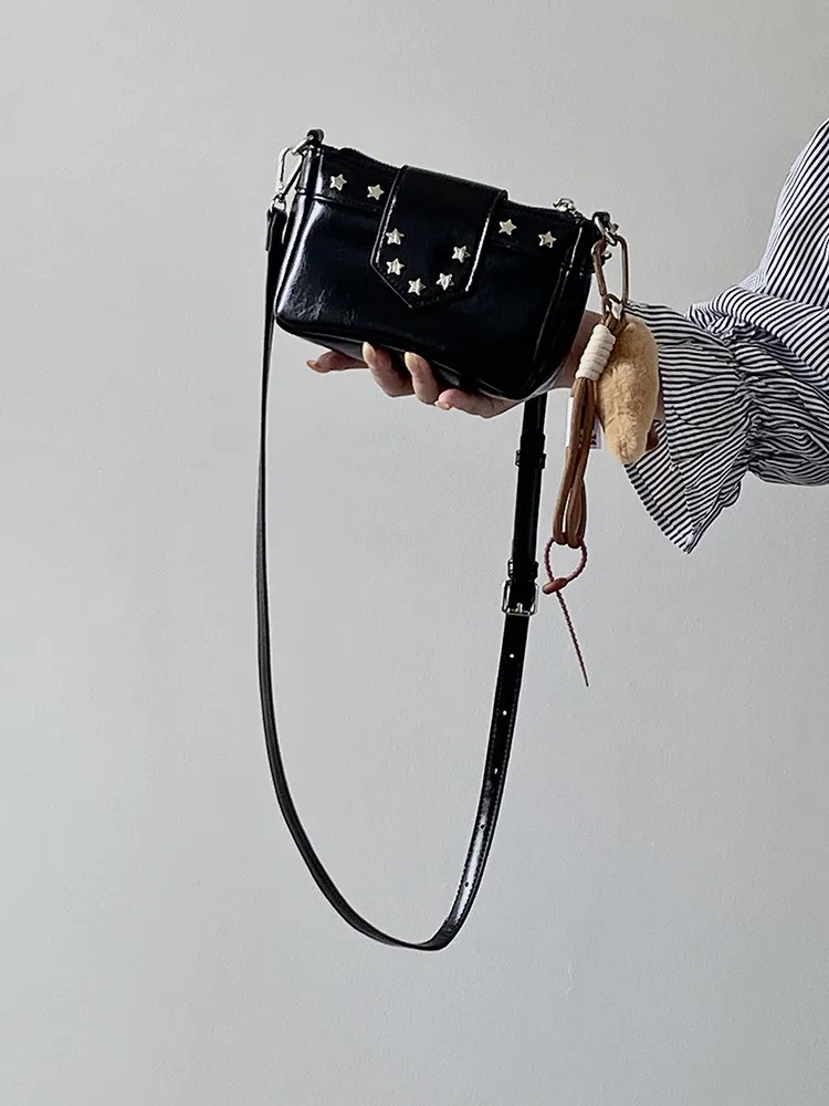 

Черная сумка через плечо с заклепками в американском стиле, модная повседневная ретро-сумка из искусственной кожи для женщин, мини-сумка на плечо