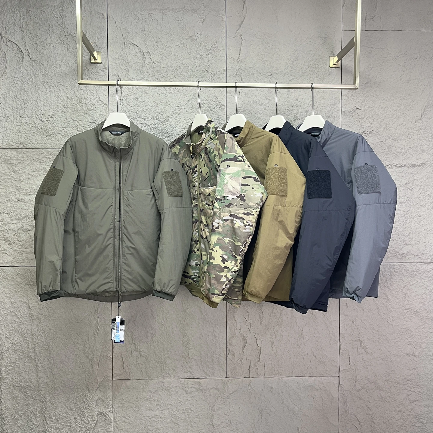 

Военная версия, легкая уличная хлопковая куртка с воротником-стойкой, мужская осенне-зимняя теплая верхняя одежда, водонепроницаемая верхняя одежда с защитой от доступа...