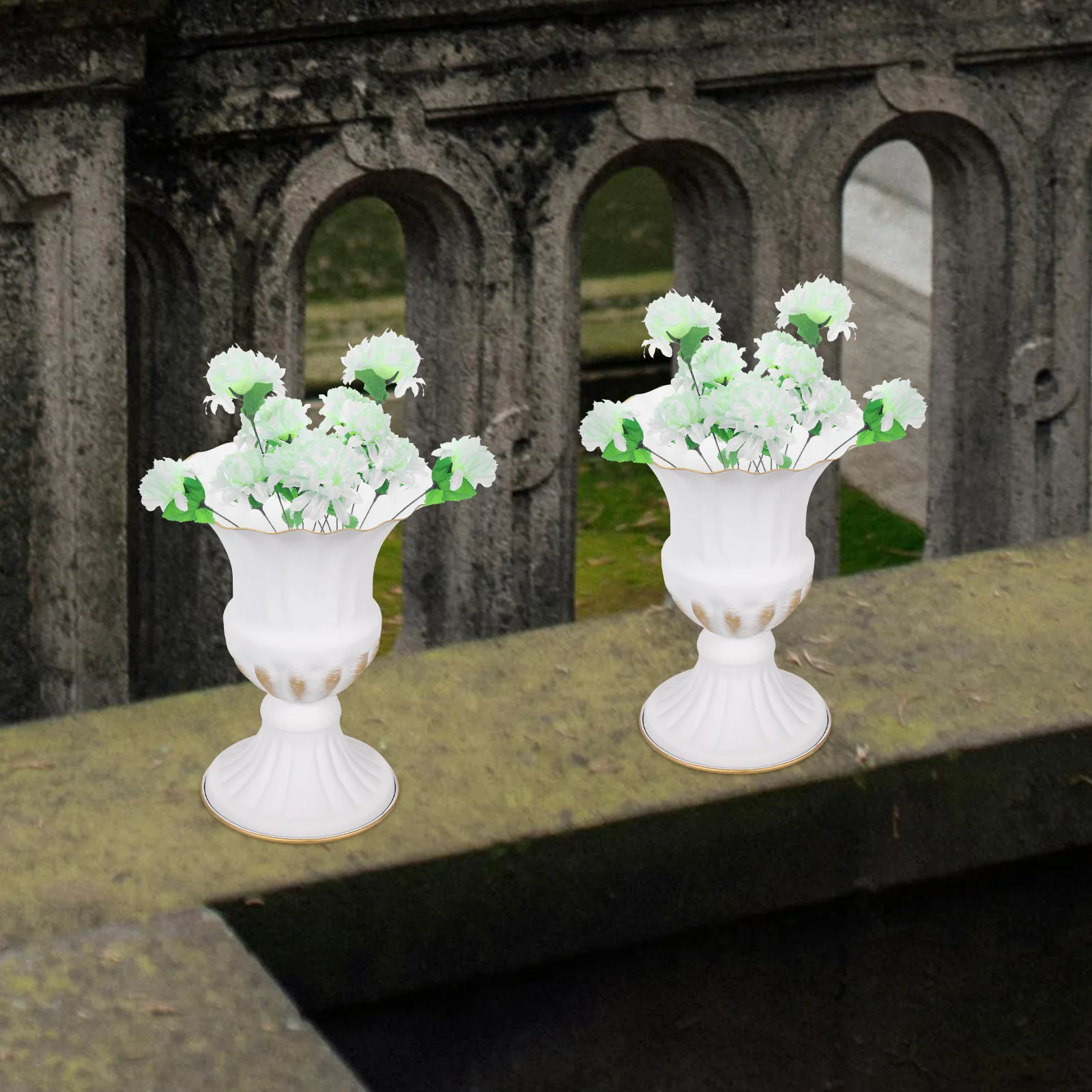 

2Pcs Grave Flower Pot Exquisite Cemetery Flower Container Rustproof Iron Design Ideal for Headstone Decoration Garden Memorial