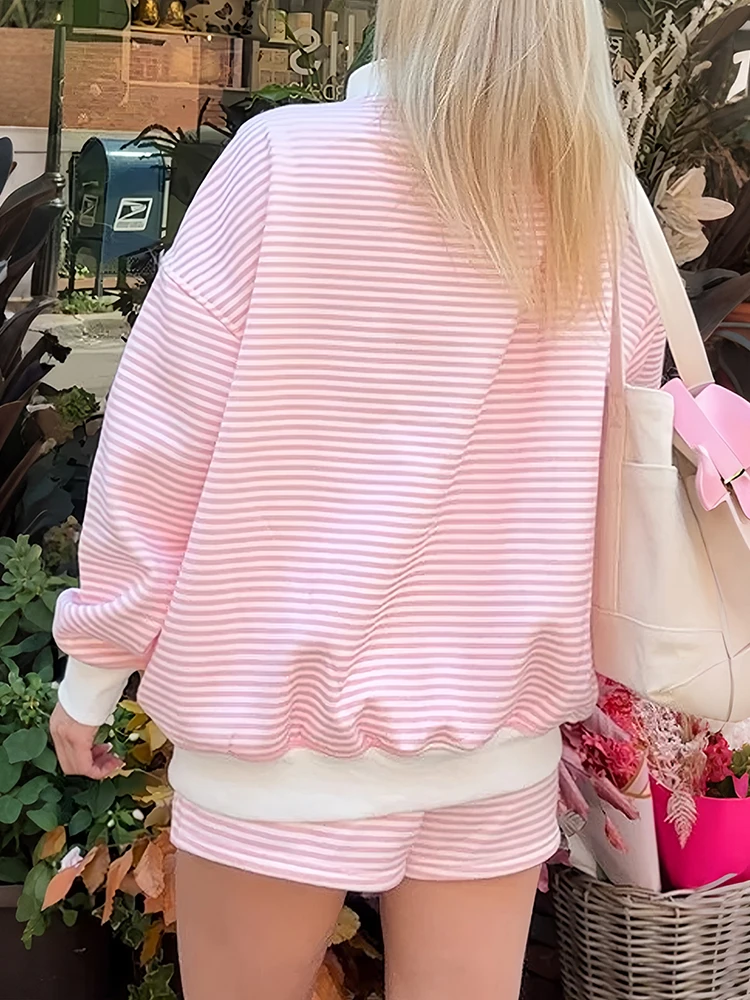 Weird Puss Stripe Patchwork 2-teiliges Set für Damen, T-Shirt mit Rundhalsausschnitt und langen Ärmeln + Mini-Shorts, lässiger, schlichter und bequemer Alltagslook – Detail 14