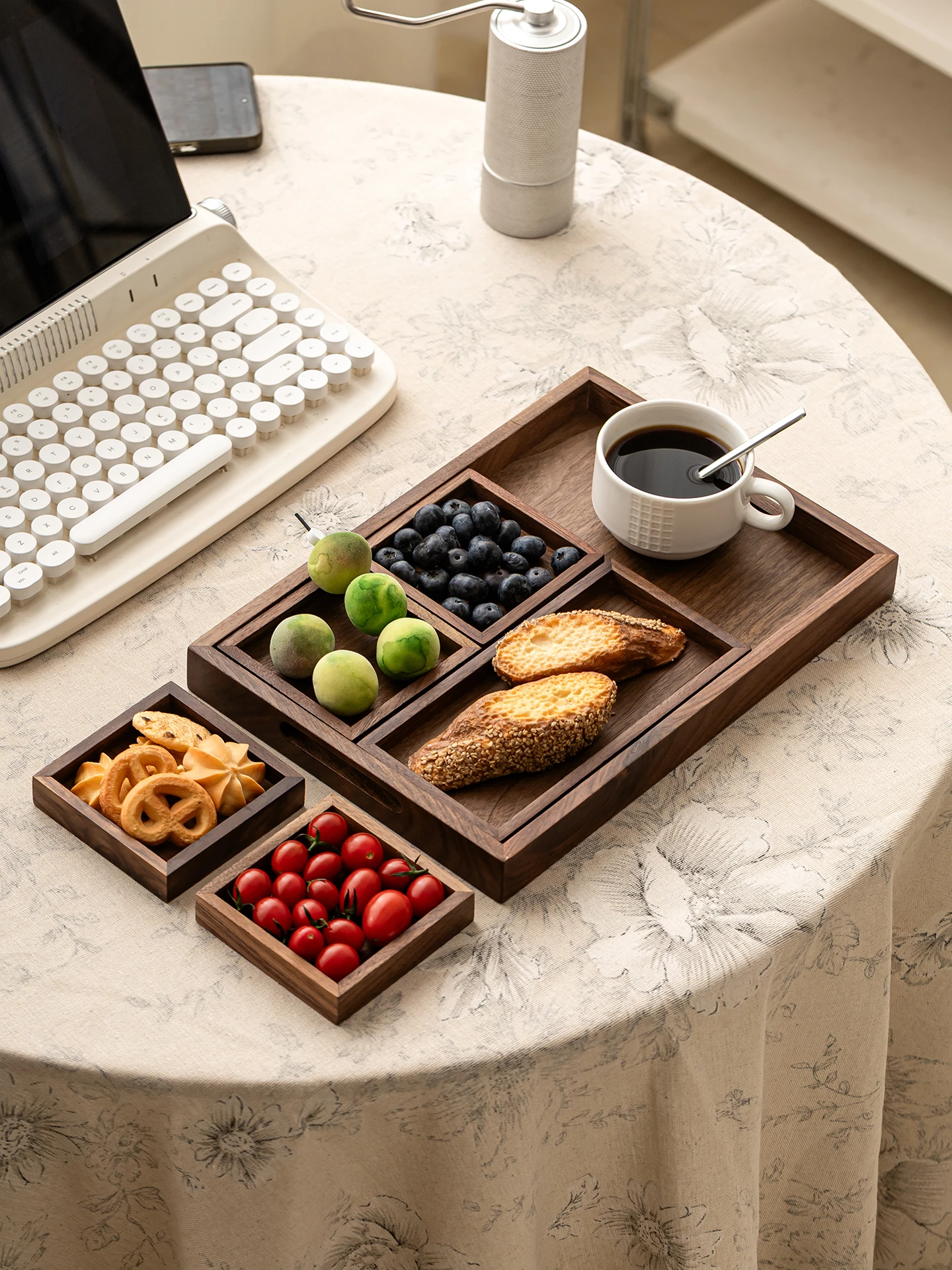 High-End Cherry Wood Fruit Plate Partitioned for Living Room Tea Table Home Use Restaurant Snack Dish Simple Style