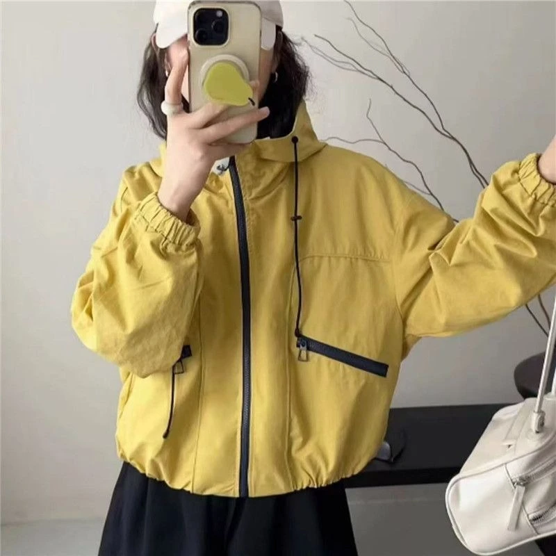 

​ Женская водонепроницаемая куртка свободного покроя, короткая уличная куртка-карго с капюшоном, ветрозащитная многослойная система ​