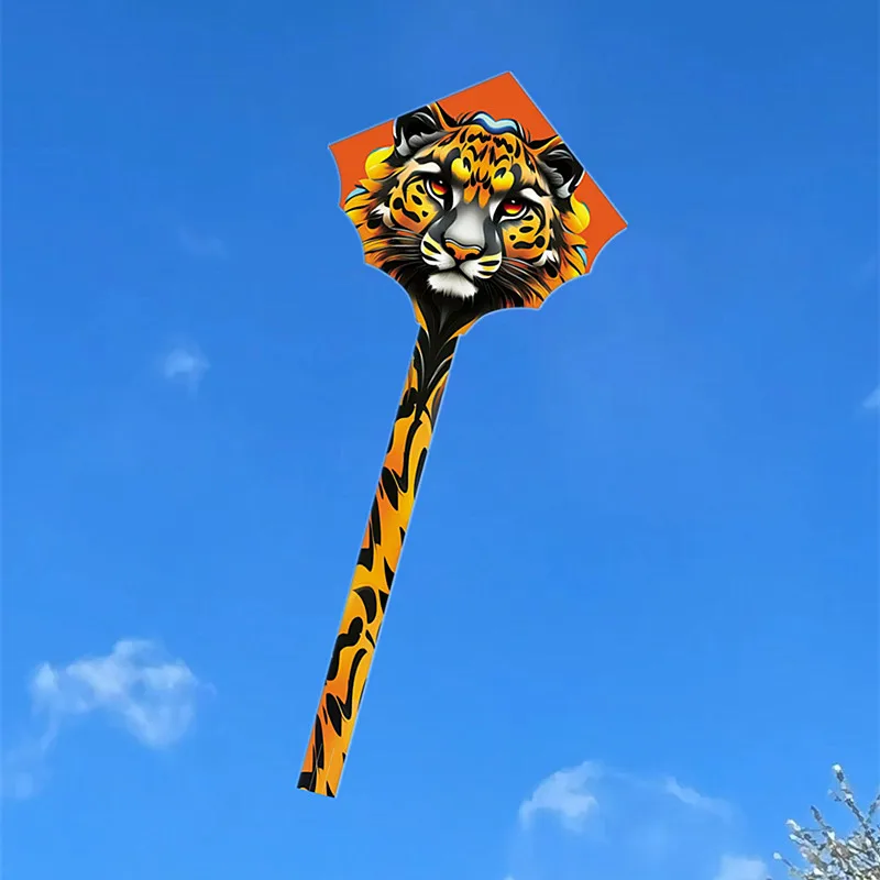 동물 연, 야외 장난감, 어린이 연 날리기, 낙하산, 나무 연, 풍선 수영장, 드론, 자동차 모양 연줄 	 바람 놀이