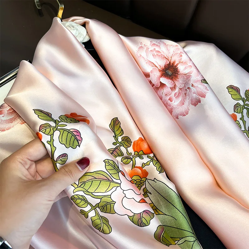 2024 Retro Korean fashion printed silk scarf neck protection shawl fashion scarf autumn and winter new warm thin scarf
