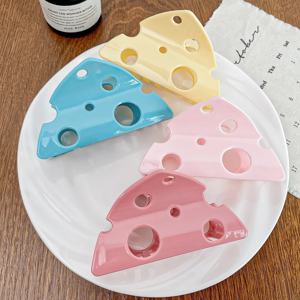 Women's Claw Clips Cute Cheese And Cheese Grab Clips Fun Hair Clips Coiled Hair Accessories Large High End Kawaii Shark Clips