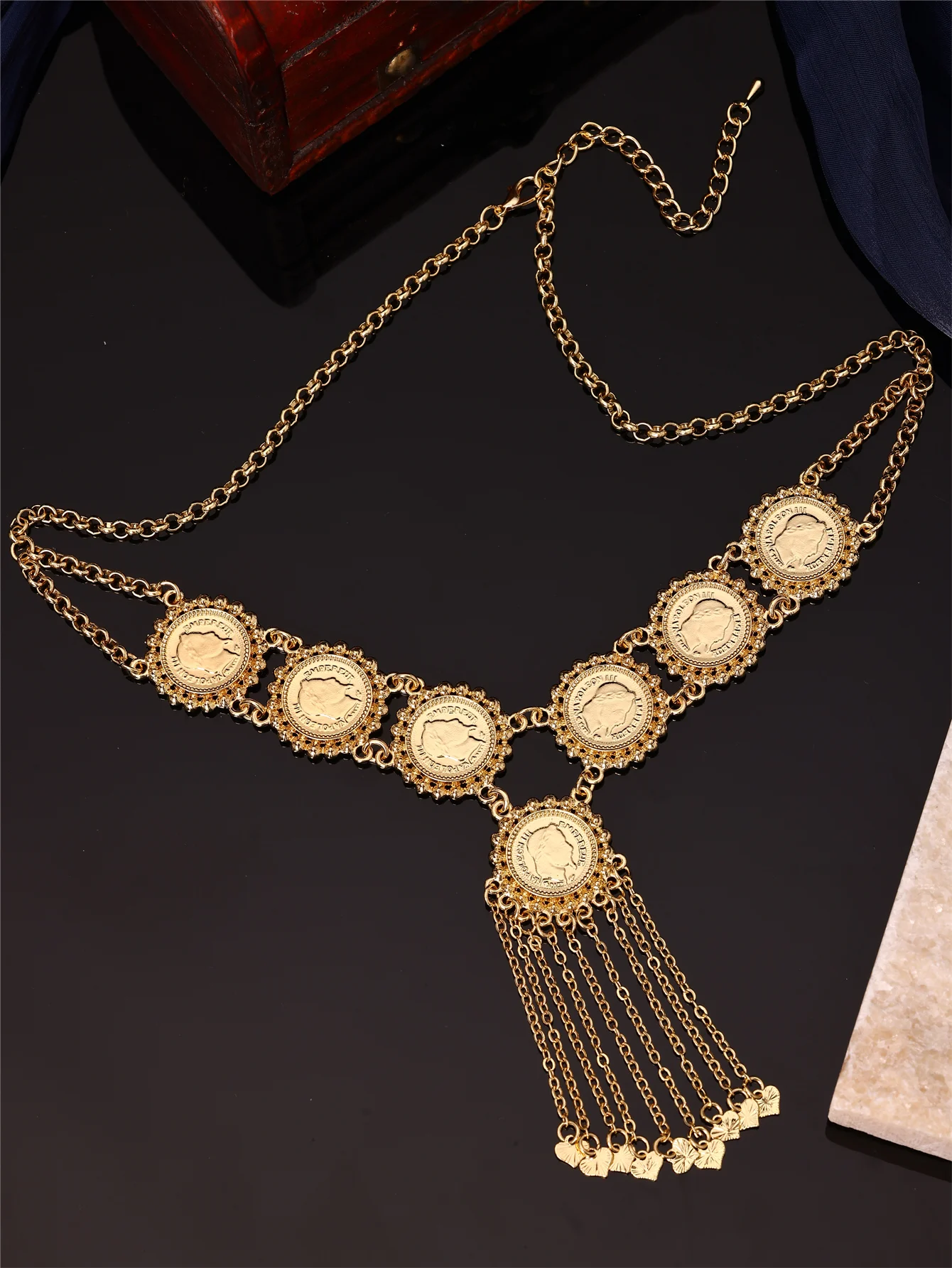 1 Set of Vintage Elegant Women's Necklace, Earrings, Bracelet, and Ring Jewelry Set, with Flower-Shaped Engraved Napoleon Portrait and Heart-Shaped Tassel Pendant, Suitable for Women to Wear at Weddings, Banquets, and