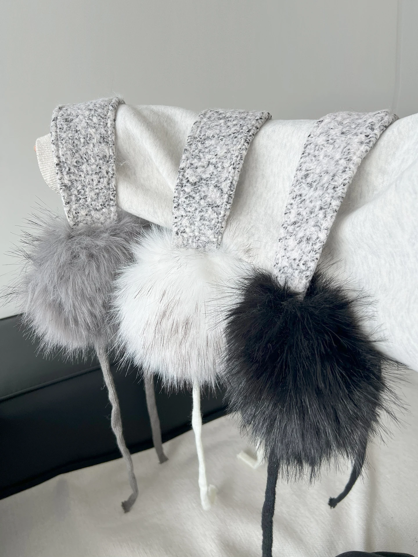 faixa-de-cabelo-feminina-estilo-coreano-com-bola-de-pelucia-e-laco-acessorio-de-inverno-quente-e-anti-frio-faixa-de-cabelo