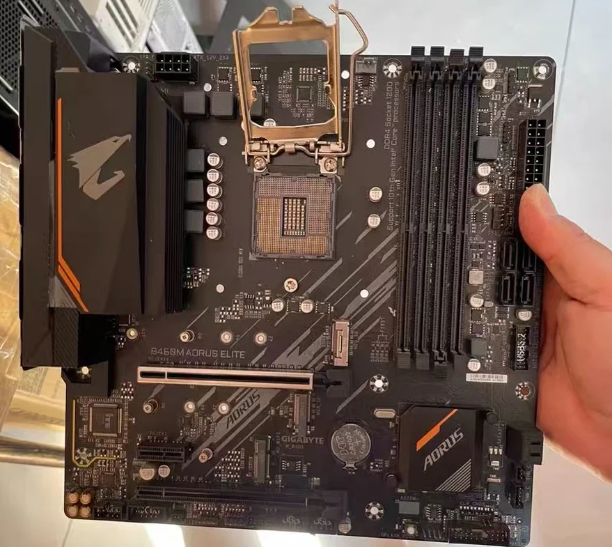 Gigabyte B460M AORUS ELITE motherboard LGA1200 socket, supporting 10th and 11th generation Intel CPUs. DDR4 dual M.2