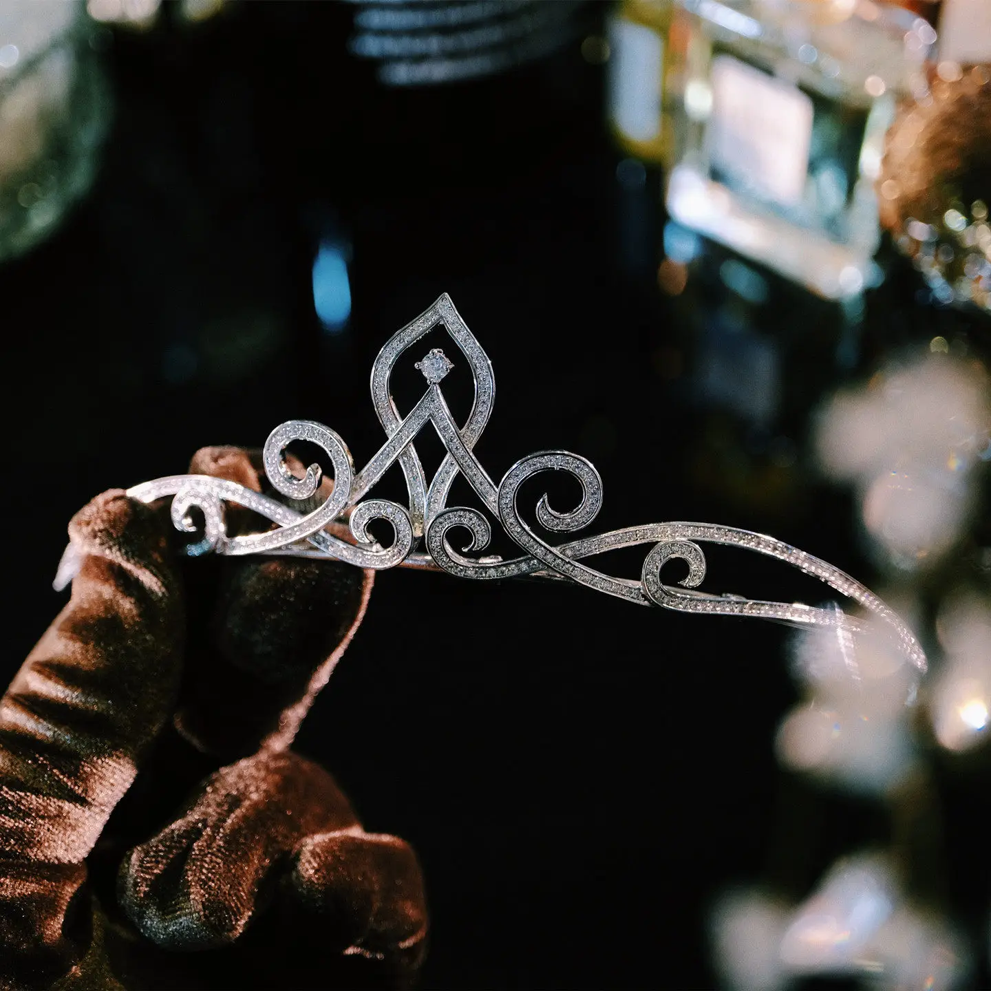 French Light Luxury Vintage Bride Crown Hair Tiara Accessory for Wedding Dress Princess Birthday Coming-of-Age Ceremony High-End