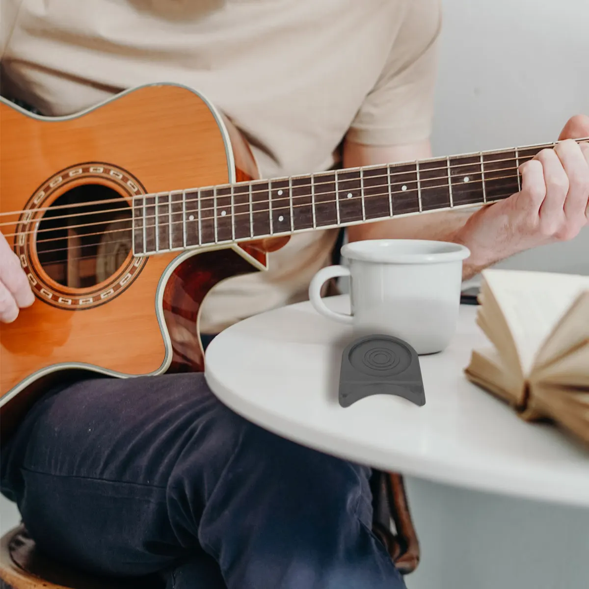 

Desktop Mount Rest Stand For Electric Bass Acoustic Guitars Black R182 Compact Portable Universal All Sizes Safe