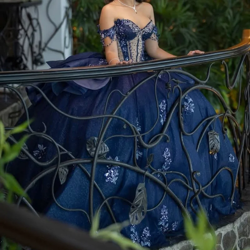 

Блестящее темно-синее платье Quinceanera, кружевное многослойное блестящее платье, вышивка бисером, с кристаллами и бантом, платья de 15, Quinceanera ﻿ Индивидуальный