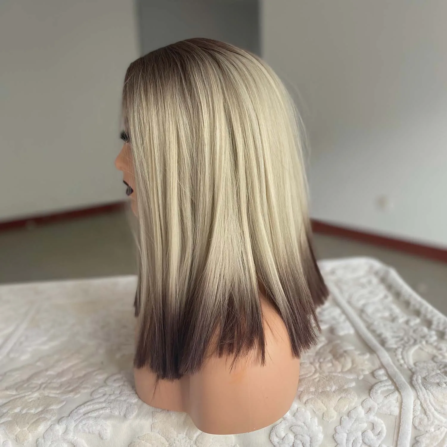 Short Straight Bob Wig Shoulder Length Middle Part Ombre Color Wig Heat Resistant Synthetic Gemini Hair Wig For Women Girls