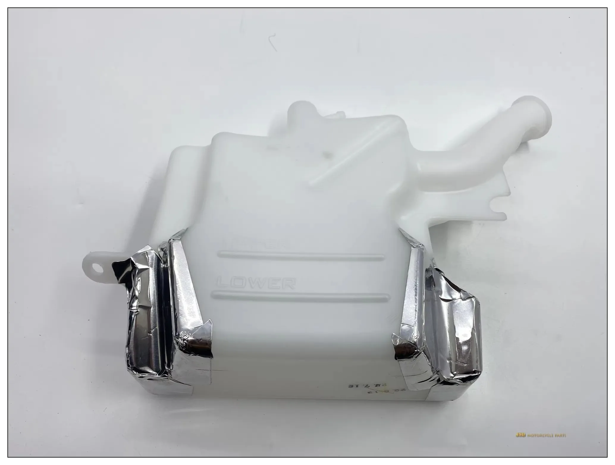 Applicable to Honda Jinyi 1800 F6B from 2001 to 2017, new original backup water tank/auxiliary water tank/water tank