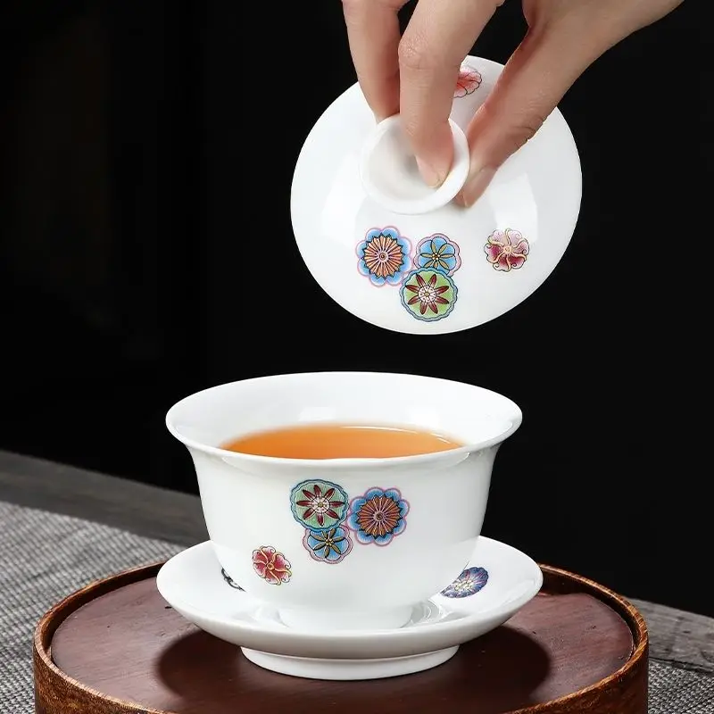 Classic Sancai White Ceramic Tea Tureen, Elegant Gaiwan for Serving Guests Generously, Glossy Glaze Reveals Tea’s True Color