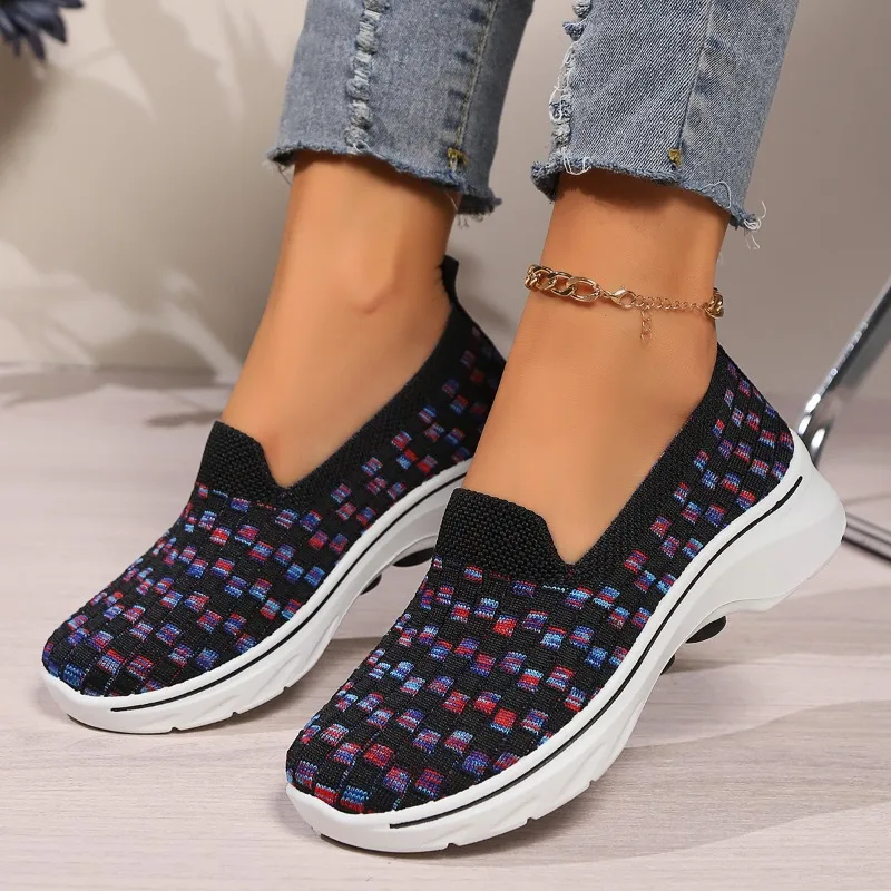 Spring and Summer New Cloth Shoes Women Light Breathable Flat Shoes Mesh Surface Casual Soft Sole Single Shoes