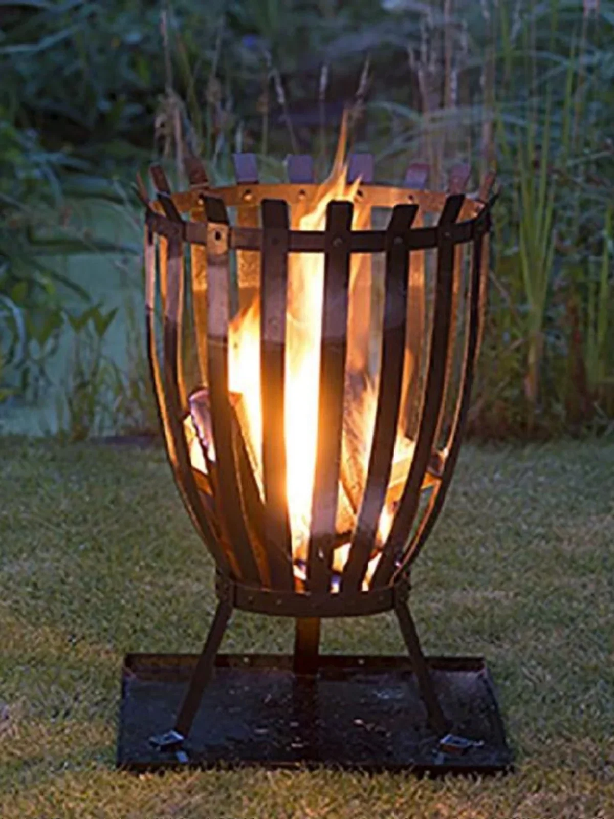 

Outdoor bonfire party bonfire frame, homestay team building