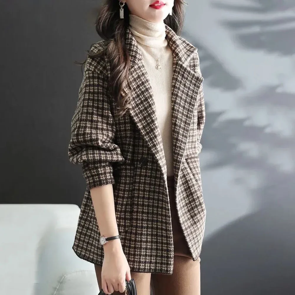 

Pop Pop Woolen Coat Women's Autumn/Winter 2025 New Mid To Long Popular Suit Loose Wool Coat Plaid Outcoat Brown Quilted Lining J