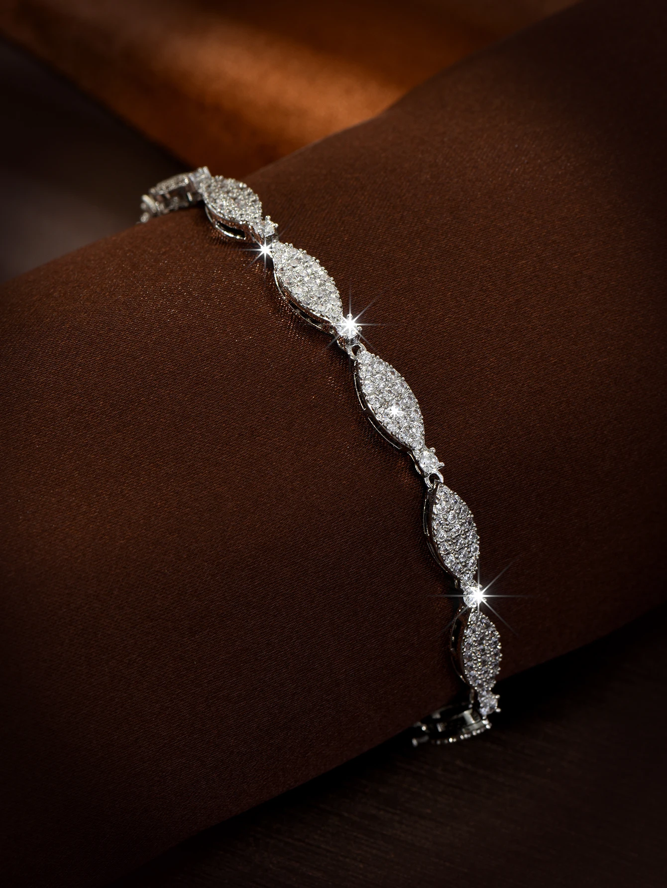 

HIBRIDE Temperament wind jewellery whitening women's bracelet summer dress hundred with pieces set daily gift party prom B78