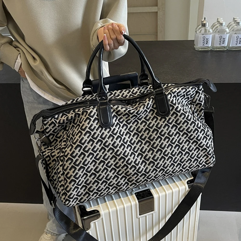 

Дизайнерская роскошная сумка, вместительная повседневная сумка из оксфордской ткани, водонепроницаемая женская дорожная сумка, сумка для фитнеса, спортивная сумка, женская сумка-даффл.