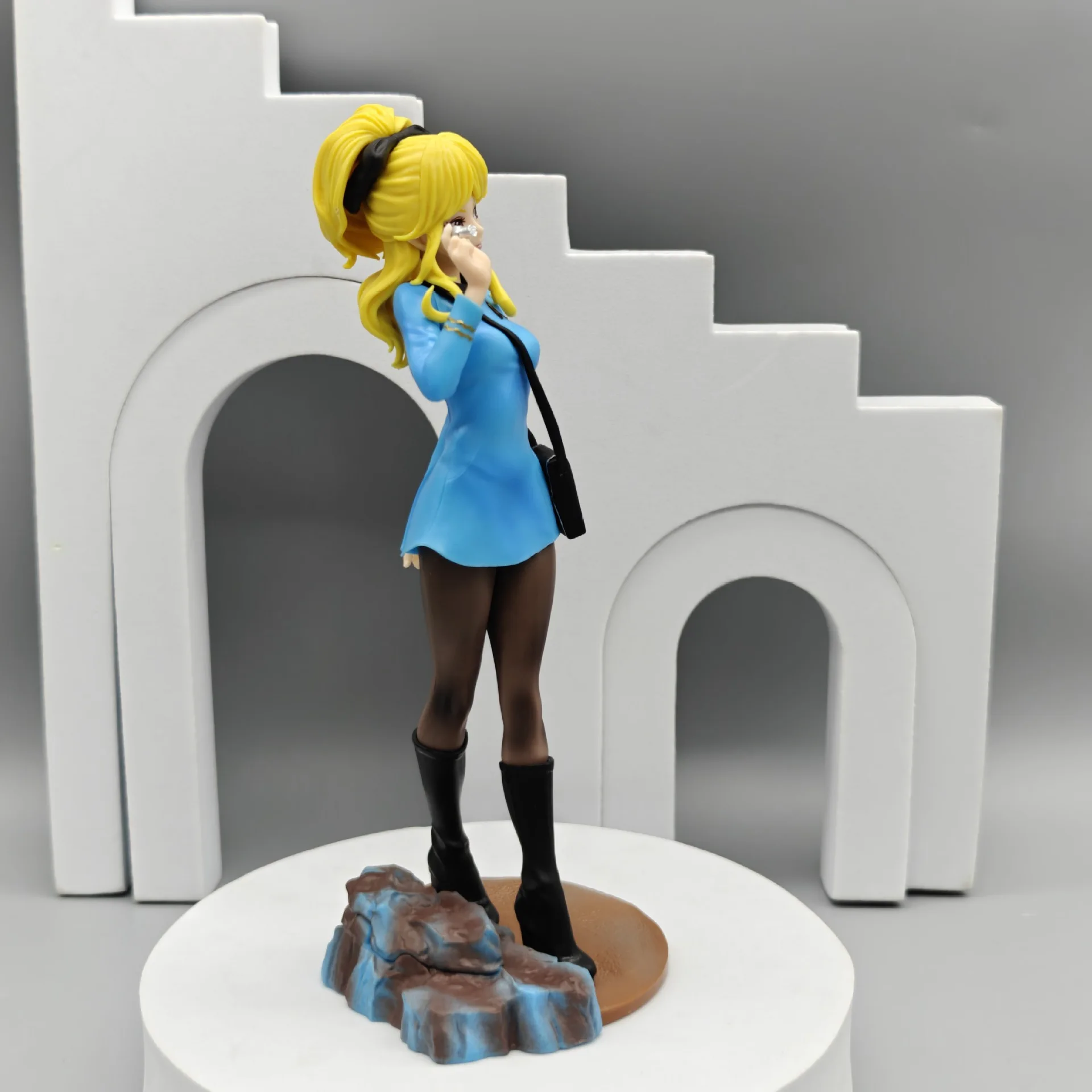 21CM Star Trek Medische Officier Anime Handgemaakte Actiefiguren Desktop Case Decoratie Ornament Gift