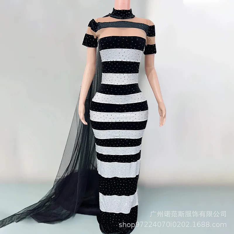 2026 Niche Contrasterende strepen Veelzijdige herfst minimalistische lange jurk Muziekfestival Zanger Prestatiekleding Feestclubjurk