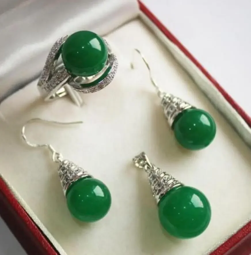 

popular New natural jade pendant earrings ring set green color