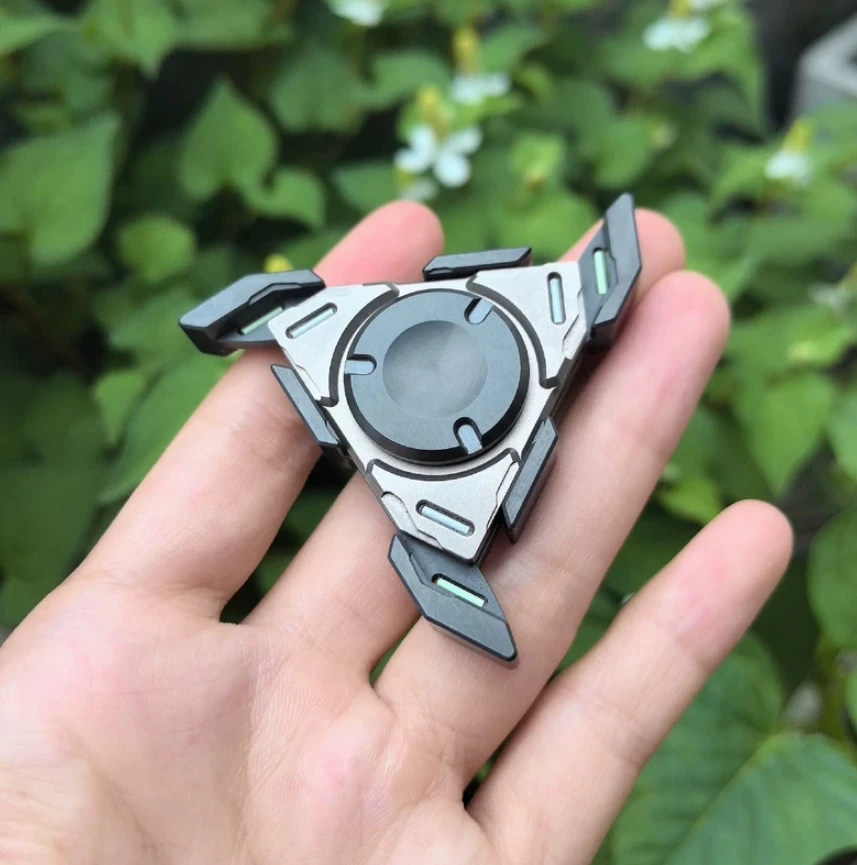 Gebruikt EDC Wanwu Zirkonium titanium mes spinner fidget decompressiespeelgoed