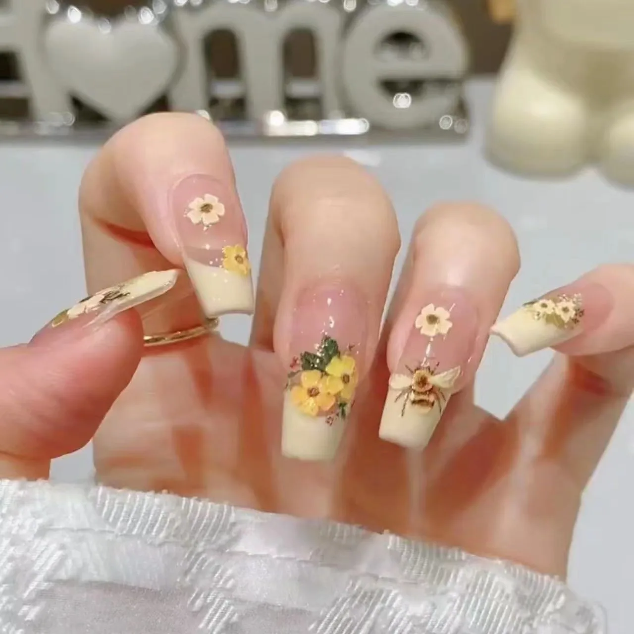 

Хит продаж: 3D-наклейки для ногтей с рельефным изображением пчел и желтых цветов, самоклеящиеся декоративные стикеры для маникюра