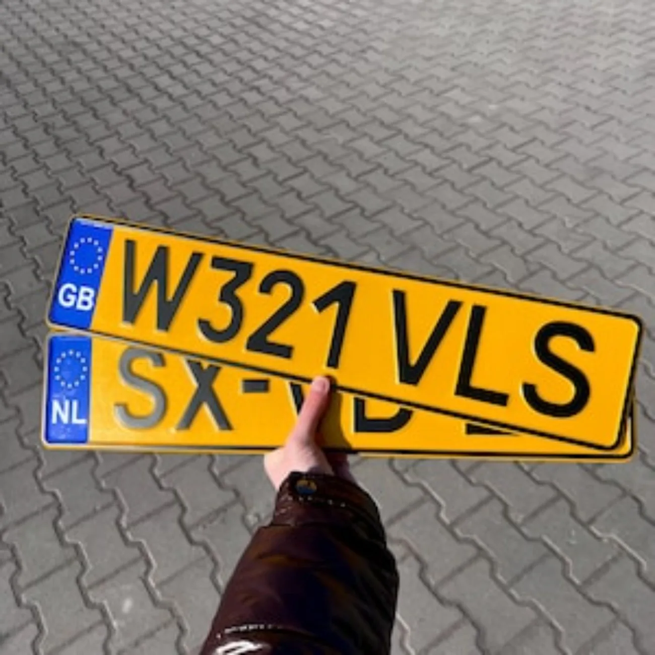 لوحة ترخيص منقوشة أوروبية برتقالية مخصصة - لافتة معدنية مخصصة من الألومنيوم، هدية عيد الأب للمنزل/السيارة الداخلية.