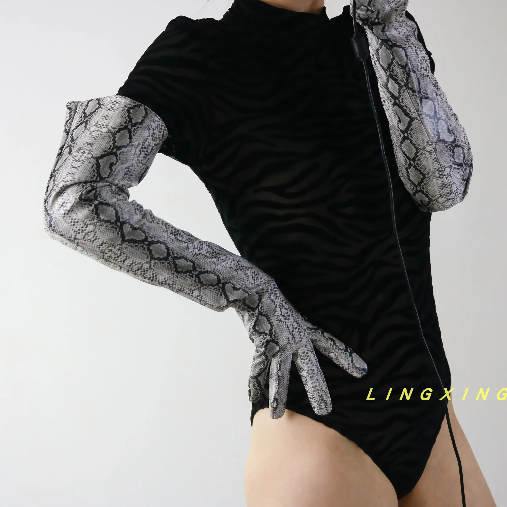 60 cm lange Handschuhe aus glänzendem Kunstleder, PU, Opera Golden Gold-Beschichtung, für Damen, elegant, sexy, luxuriös, modisch, winddichte Handschuhe – Detail 3