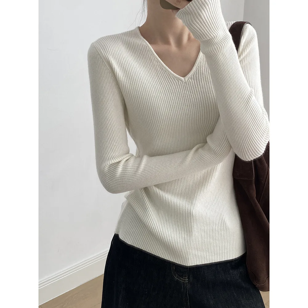 Simple Solid Color V-neck Pullover Base Shirt for Women's Autumn and Winter Casual Versatile Slimming Look Inner Knit Top