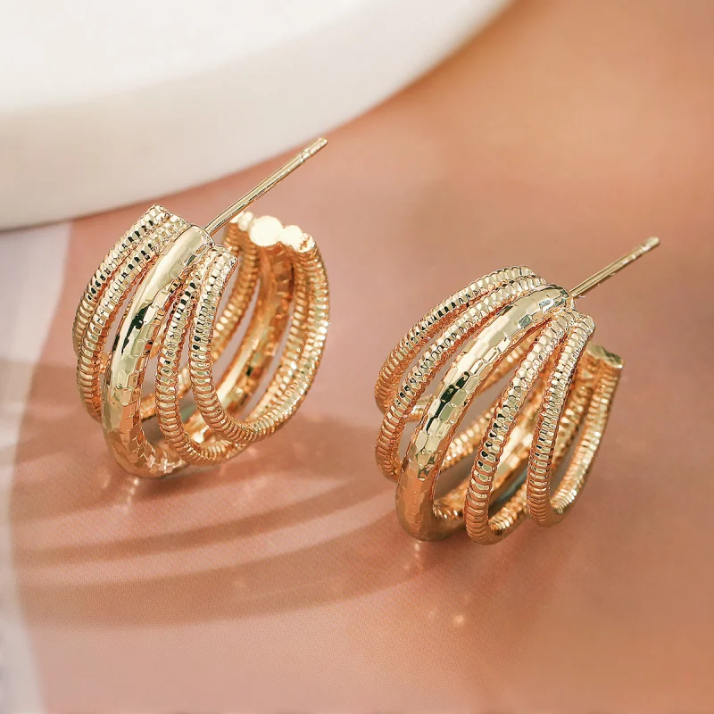 

Минималистичные индивидуальные медные серьги из 18-каратного золота с геометрическим рисунком для женщин, нишевые серьги в стиле ретро в европейском и американском металлическом стиле