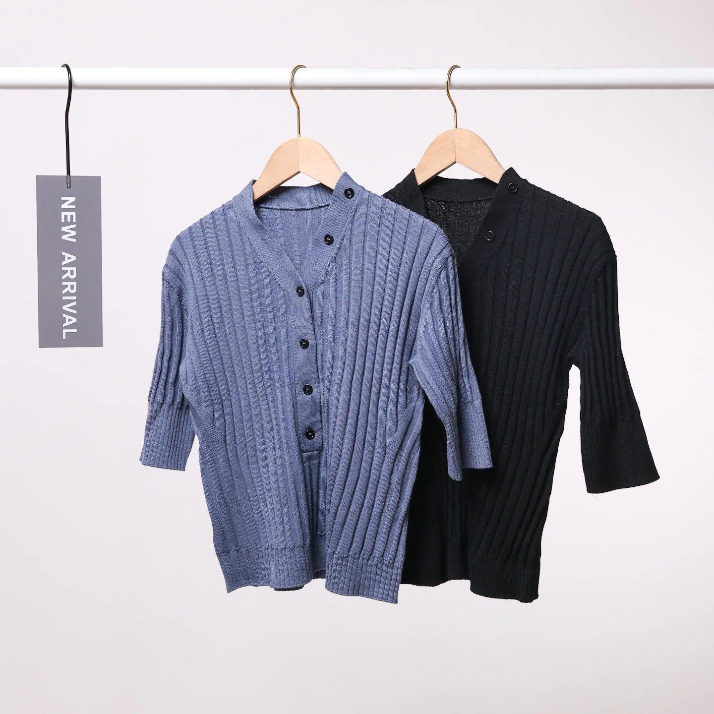 

Элегантный женский трикотажный джемпер из 100% шерсти с V-образным вырезом, эластичный, приталенный, с коротким рукавом, в полоску, для весеннего сезона, RIXINJIA 1GH56D, повседневный стиль