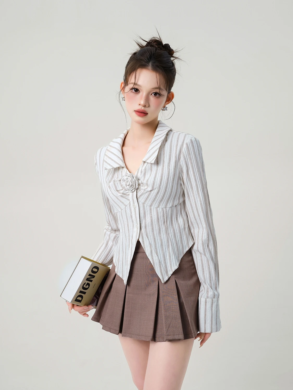 

EU IIWAN White Spicy Girl Rose Stripe V-ne Slim Fit ort irt Women's Unique Design Commute Sle Long Sve Top