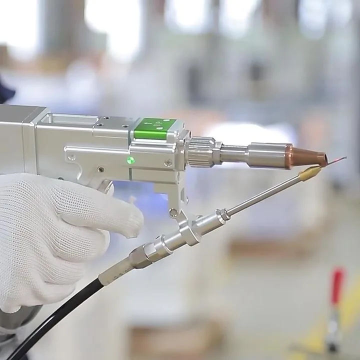 

Горячая распродажа: Ручной лазерный сварочный аппарат 3-в-1 мощностью 1500 Вт для сварки, резки и очистки металла и алюминия