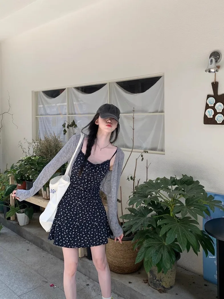 

Sweet And Spicy Girl Summer Outfit Short Floral Skirt Grey Open Cardigan Women's Strap Dress Two-Piece Set Casual Style