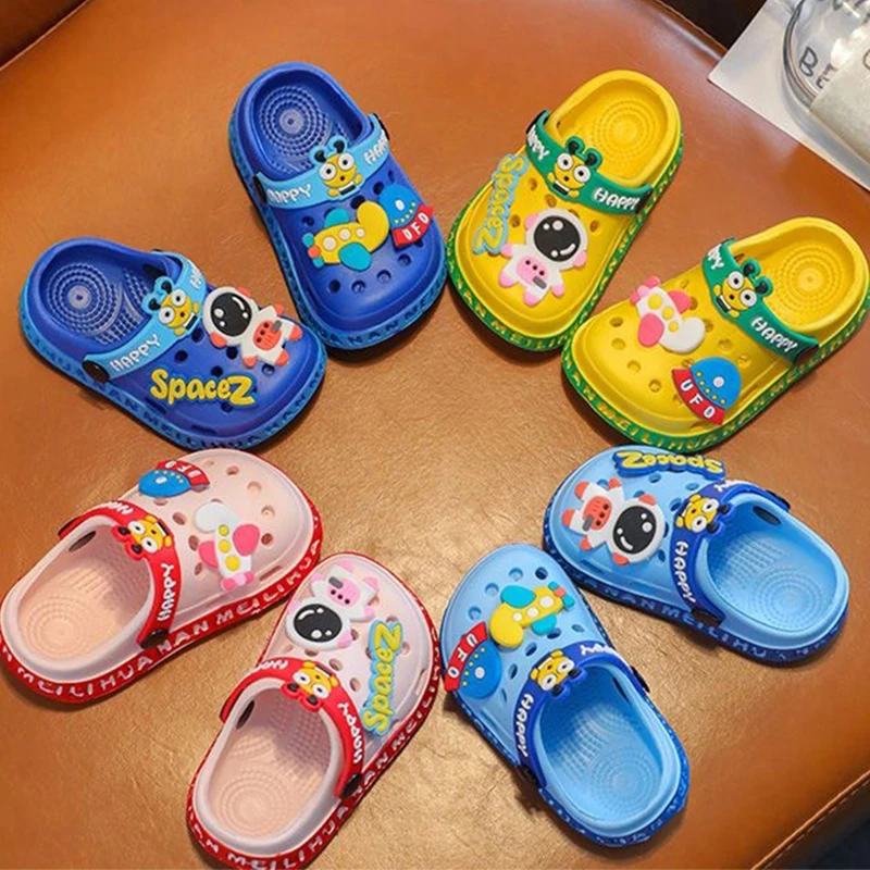 Kids Slippers Household Children Garden Shoes Outdoor Slippers EVA Cartoon Beach Sandals Babies Summer Slippers Soft Flip Shoes