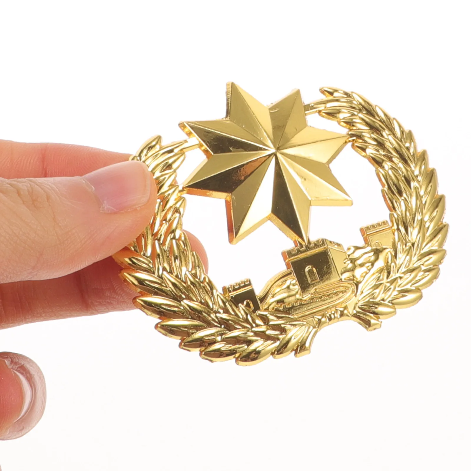 

Golden Star Hat Badge Lapel Pin for Men Pins Elegant Badges Alloy DIY Metal Brooch Accessories Funny