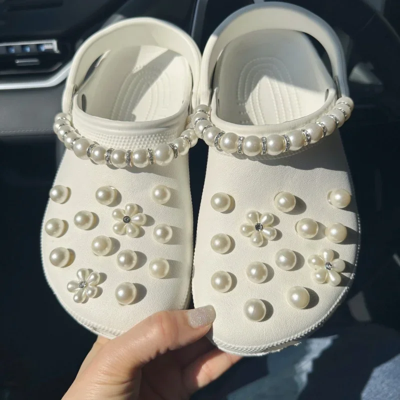 DIY Fashion Pearl Flower Shoe Charms for Hole All-match Quality Vintage Clogs Jeans Elegant Butterfly Shoe Accessories Designer
