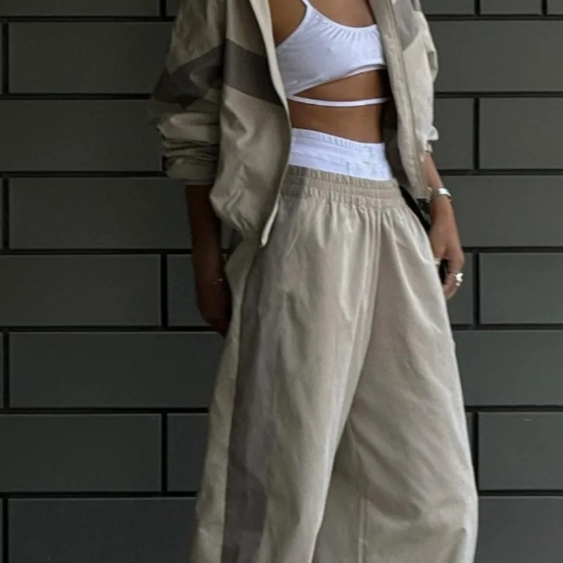 

A New Cross-border American-style Women's Fashion Set Featuring Stylish Mid-waisted Trousers with A Contrasting Color Casual Top