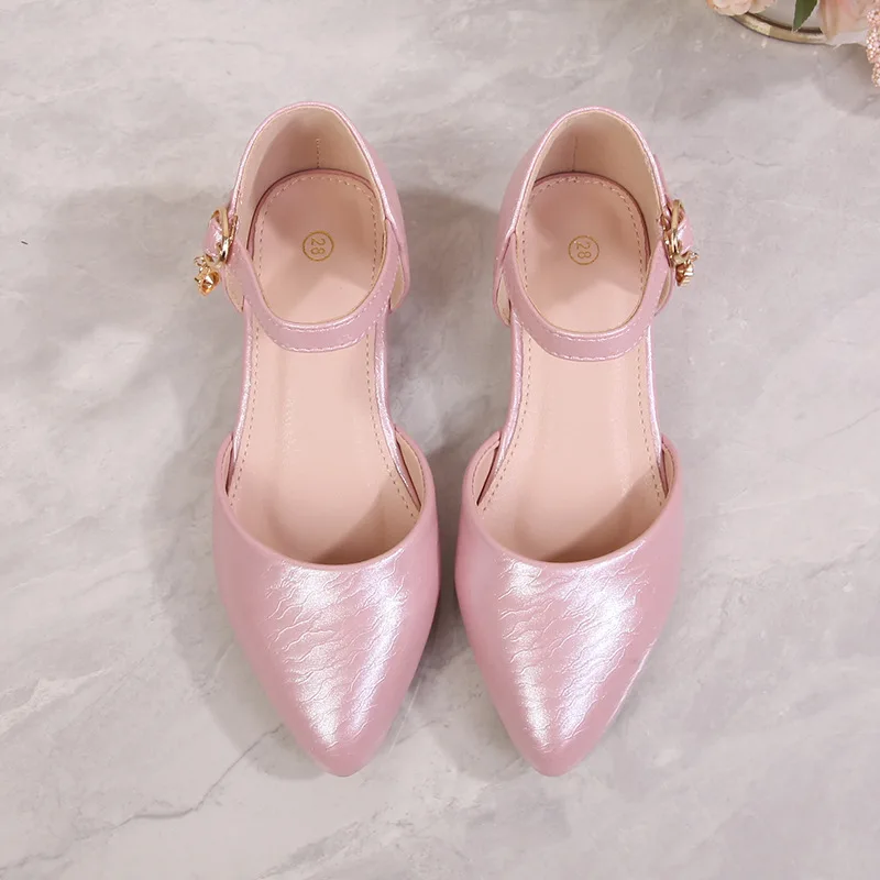 2025年夏新作 子供用レザーシューズ ファッション ポインテッドトゥ 女の子 ハイヒール 滑り止め キッズ パフォーマンスシューズ