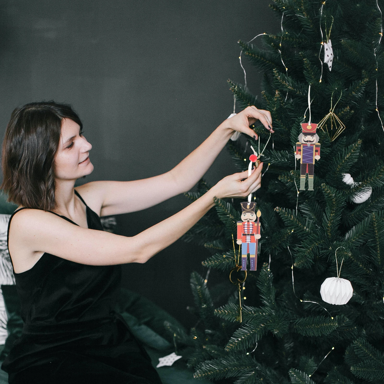 

27pcs Christmas Tree Pendant Creative Painted Cute Walnut Soldier Rope Wooden naments Holiday Decorations Xmas Gifts