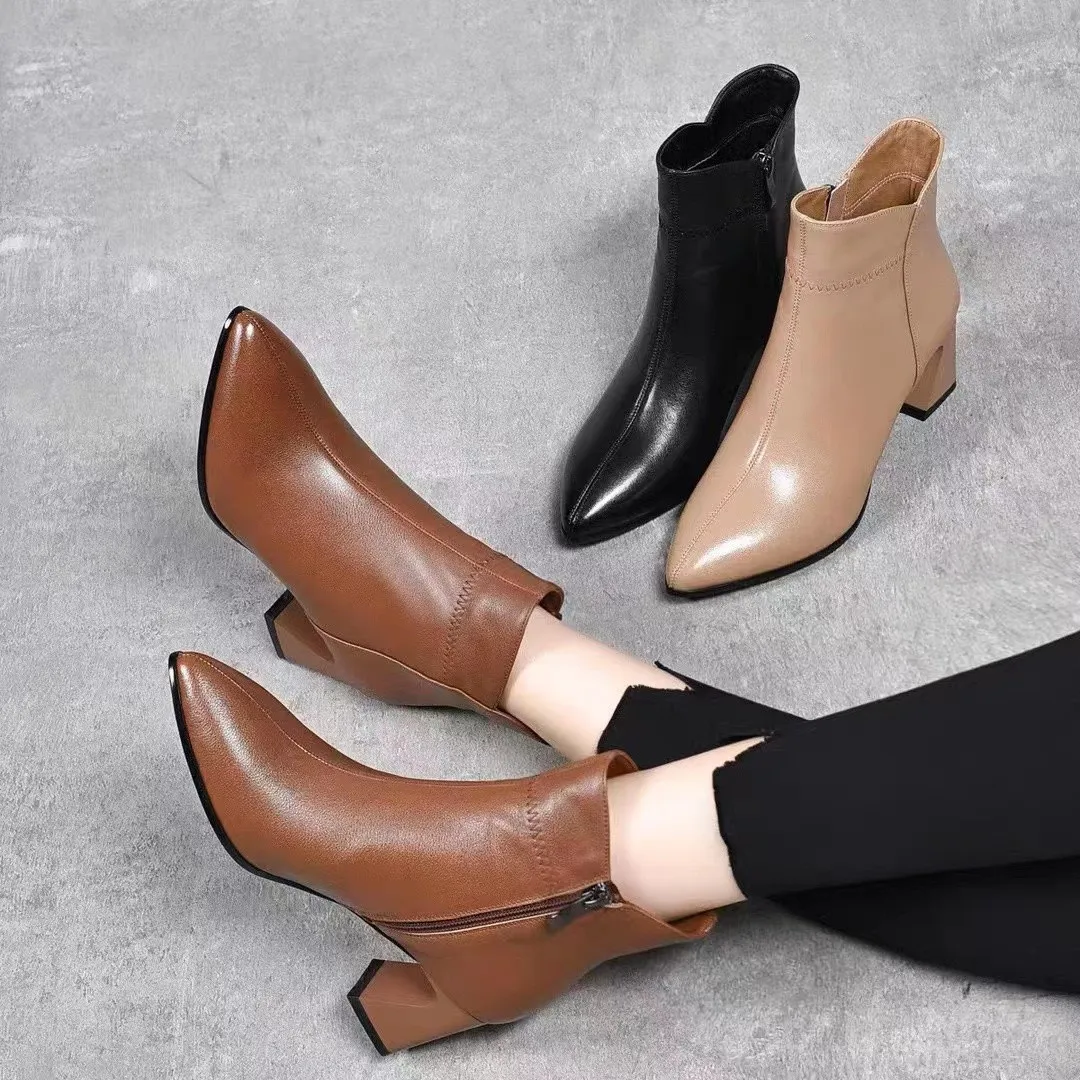 

Korean Fashion Motorcycles Boots Women 2024 Autumn/Winter Warm Shoes New Female Soft Leather Elegant Style Pointed Short Booties